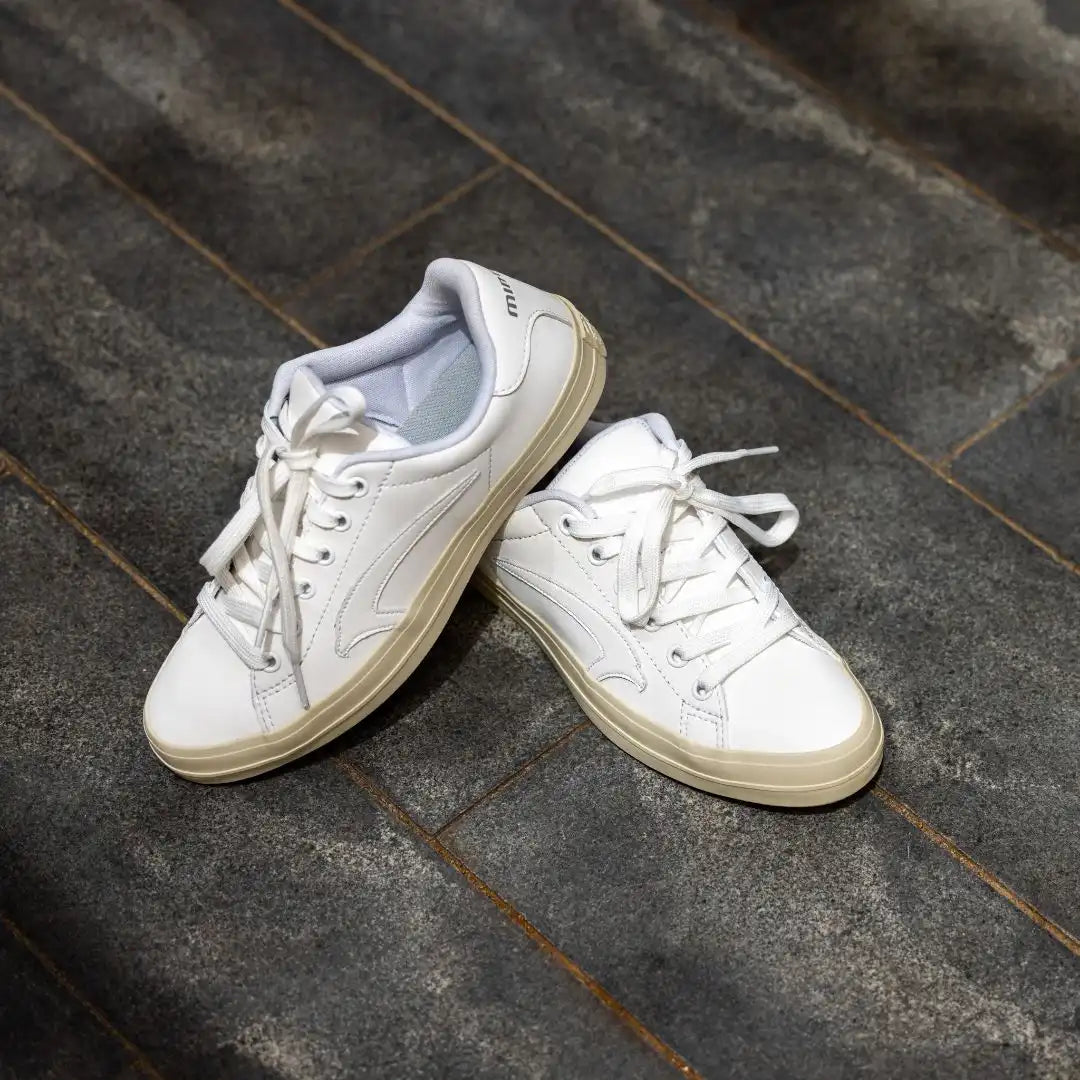 Urban للرجال باللون الأبيض/التوفو