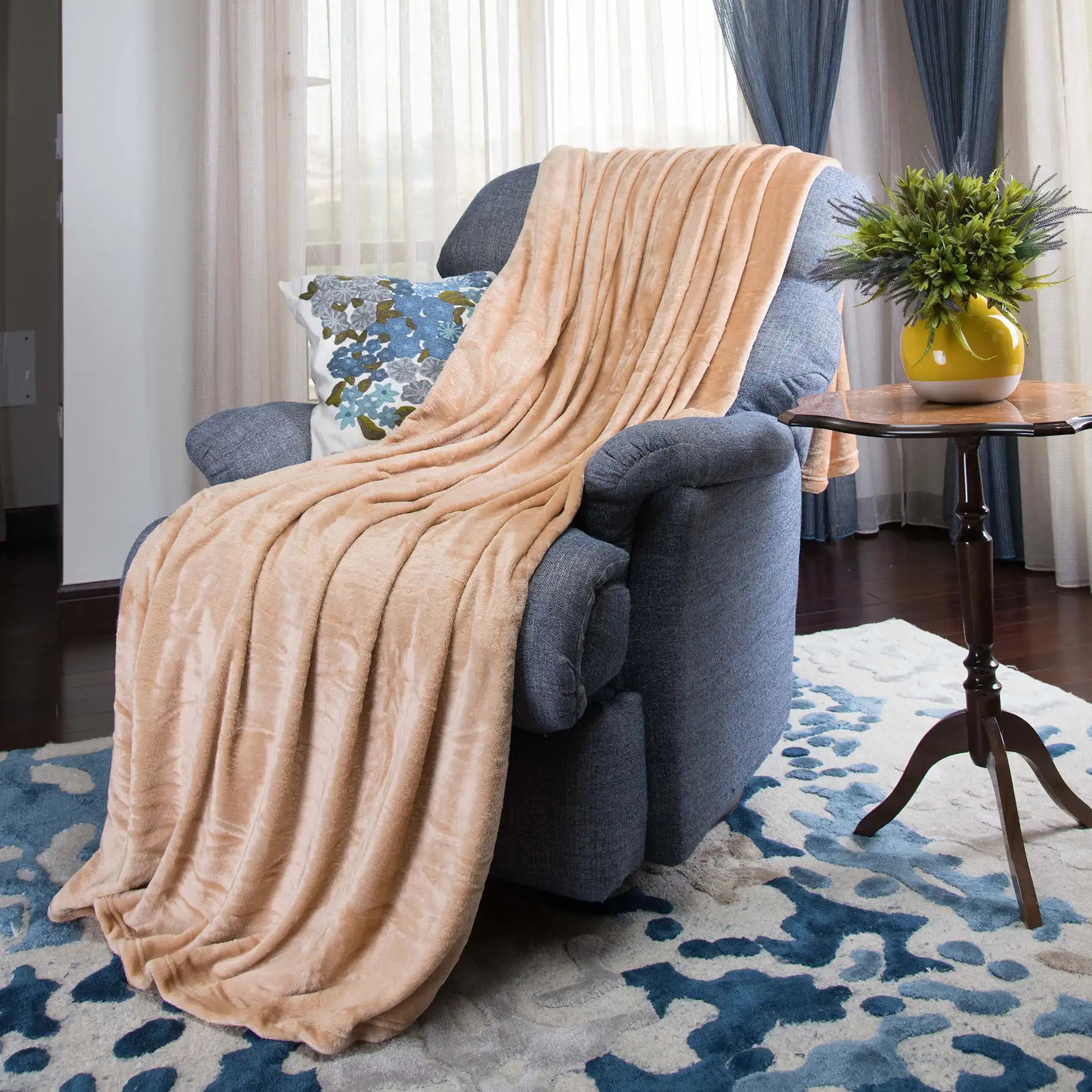 بطانيات ميكروفايبر (220 سم × 270 سم)