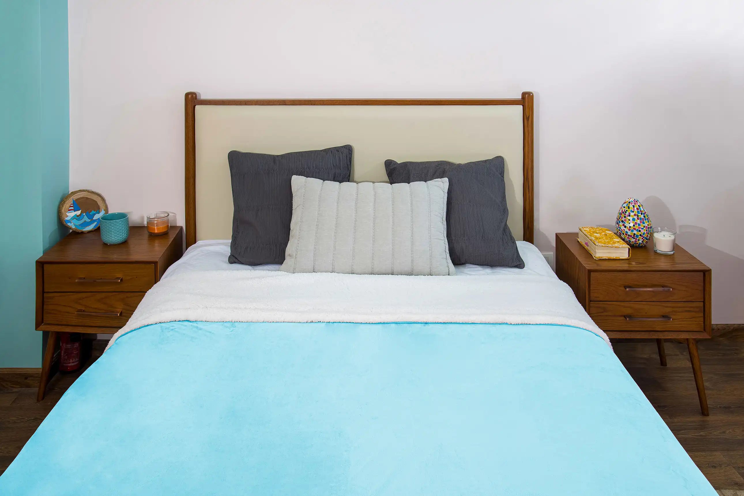 بطانية مايكروفايبر/شيربا مزدوجة الجوانب فائقة النعومة (180 × 220 سم)