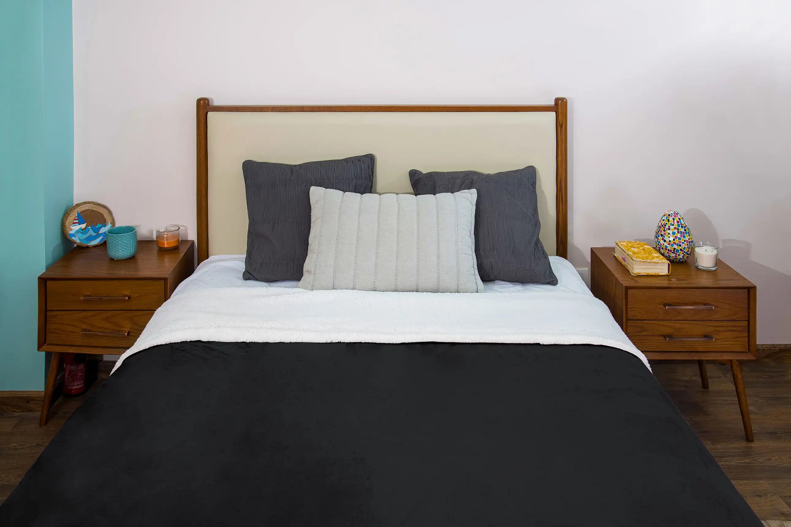 بطانية مايكروفايبر/شيربا مزدوجة الجوانب فائقة النعومة (180 × 220 سم)