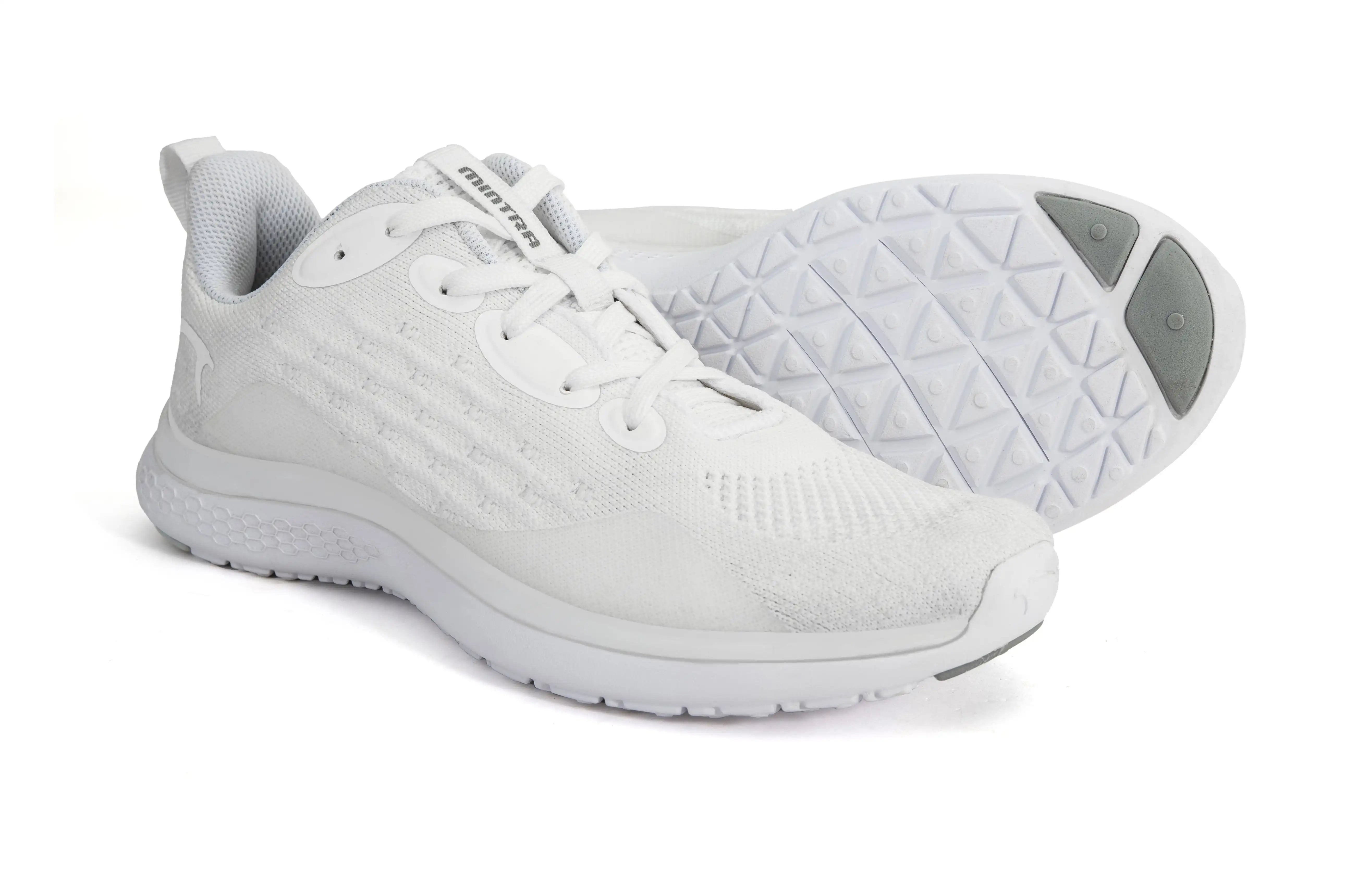 نساء Stride البيضاء