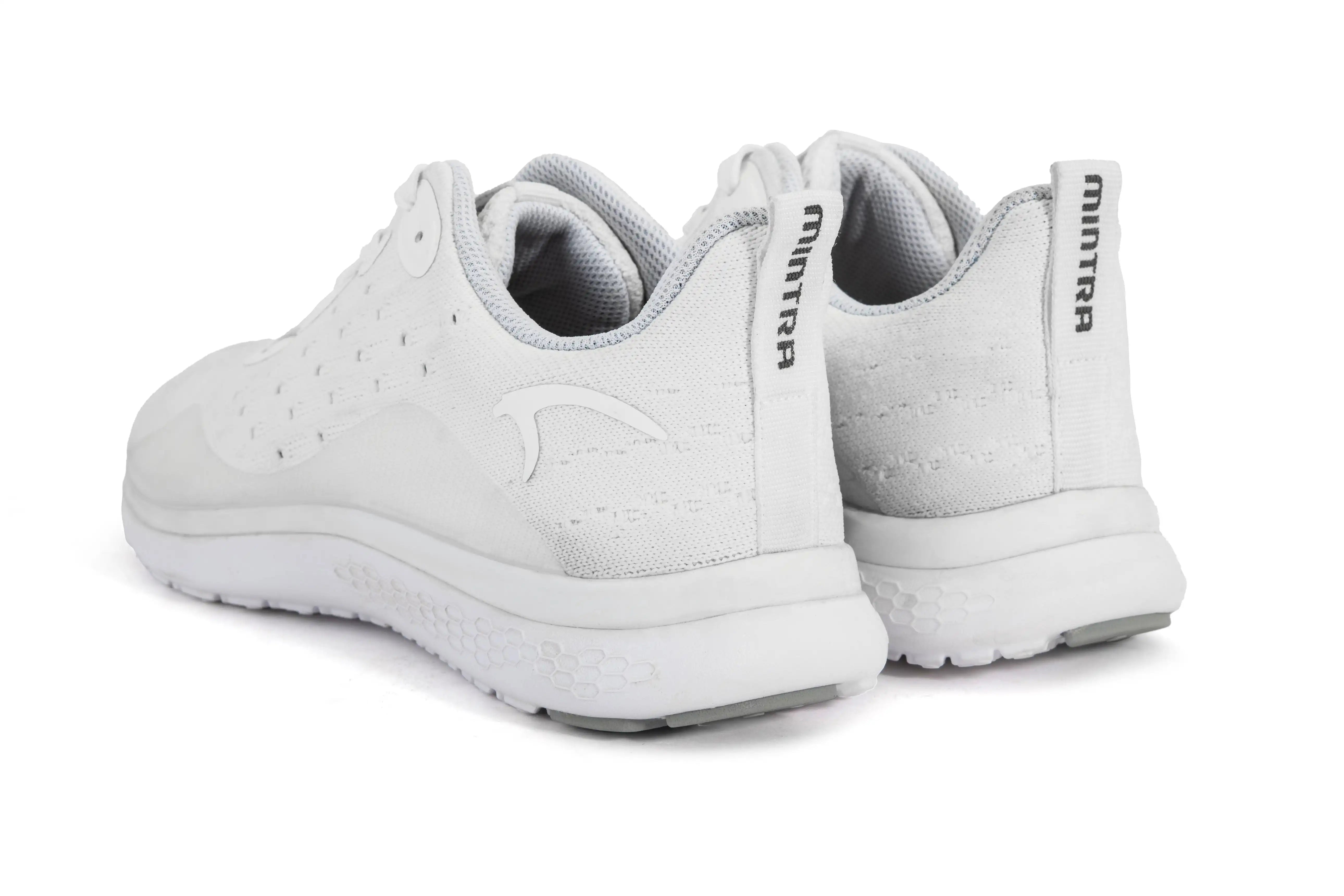 نساء Stride البيضاء