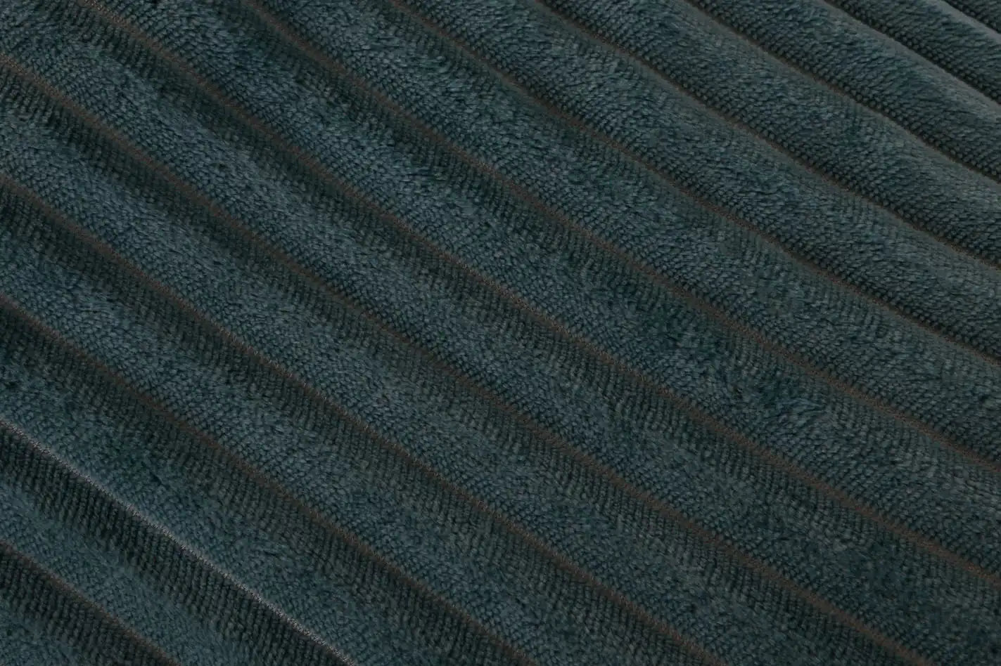 بطانية مخططة من المايكروفايبر/الشيربا مزدوجة الجوانب (180 × 220)