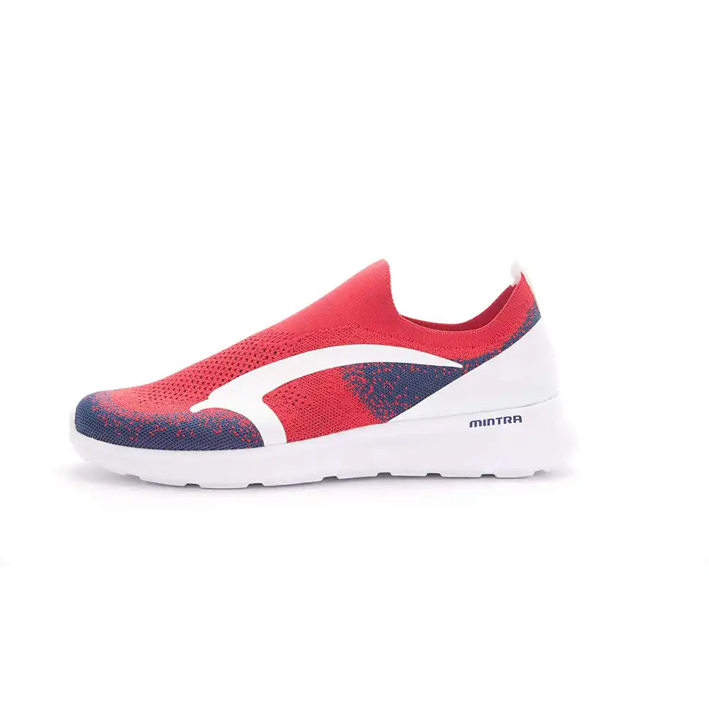 CAI - نساء باللونين الأحمر والأزرق