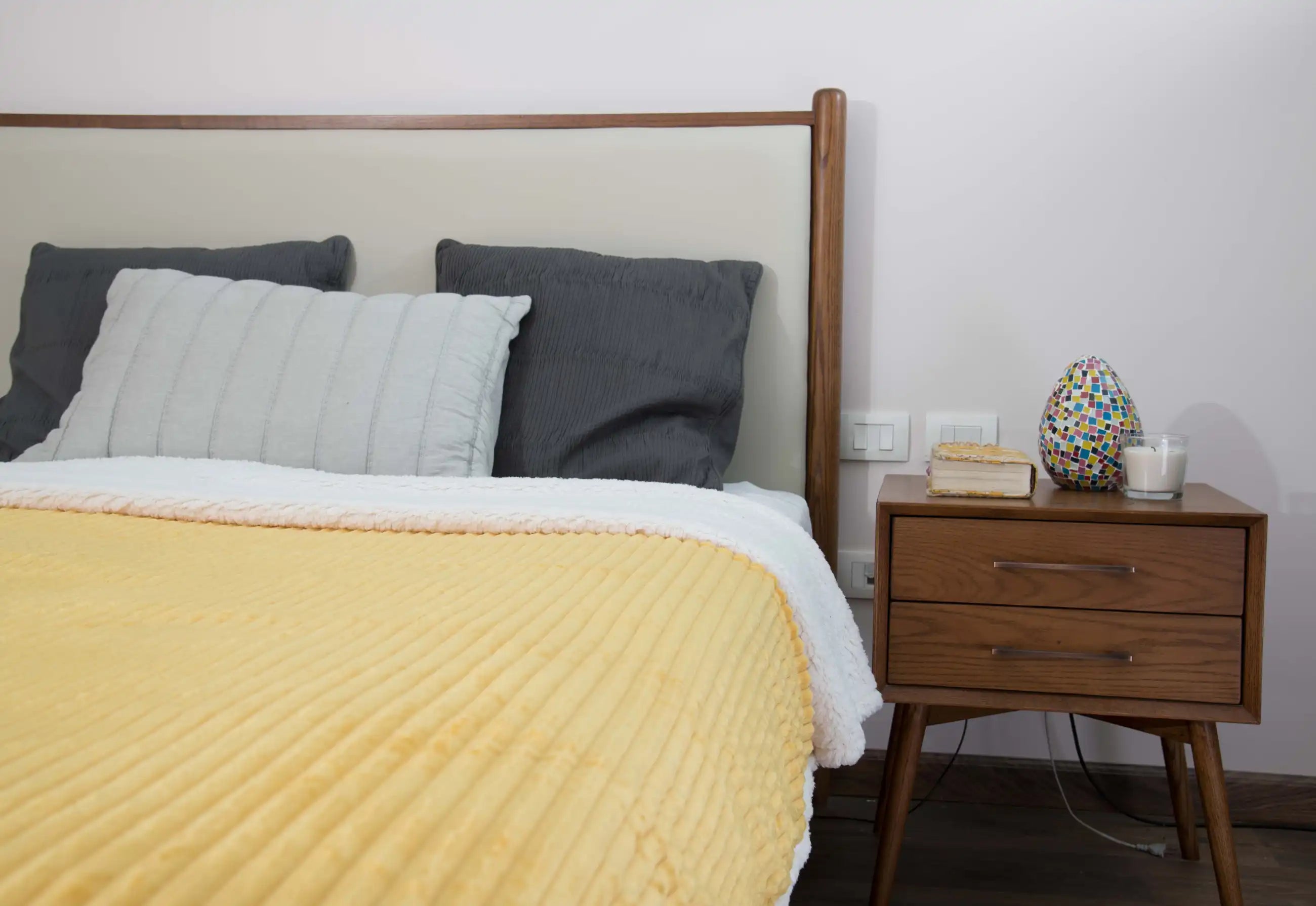 بطانية مخططة من المايكروفايبر/الشيربا مزدوجة الجوانب (180 × 220)