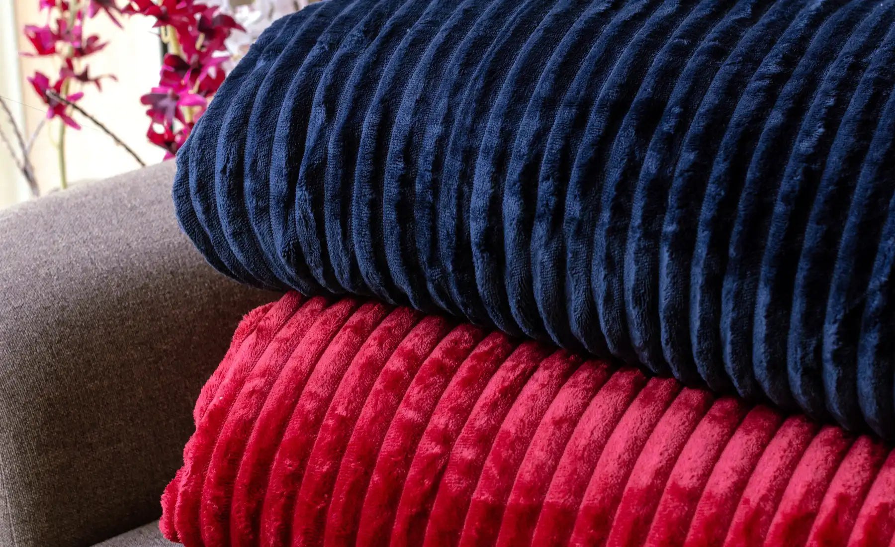 بطانية مخططة من المايكروفايبر/الشيربا مزدوجة الجوانب (220 × 240)