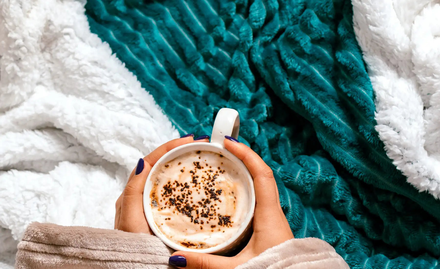 بطانية مخططة من المايكروفايبر/الشيربا مزدوجة الجوانب (220 × 240)